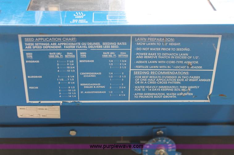 image for item V9047 Bluebird P18 seeder