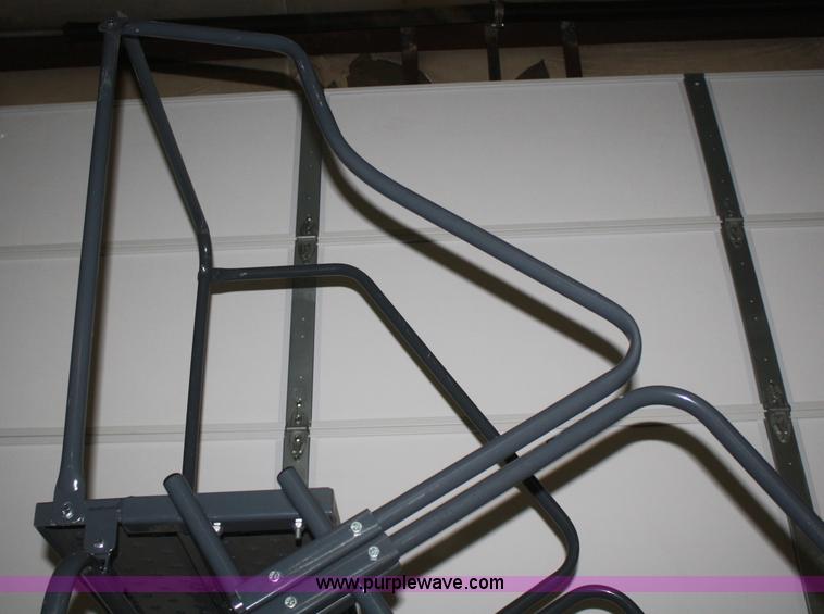 image for item V9528 Portable walkway ladder