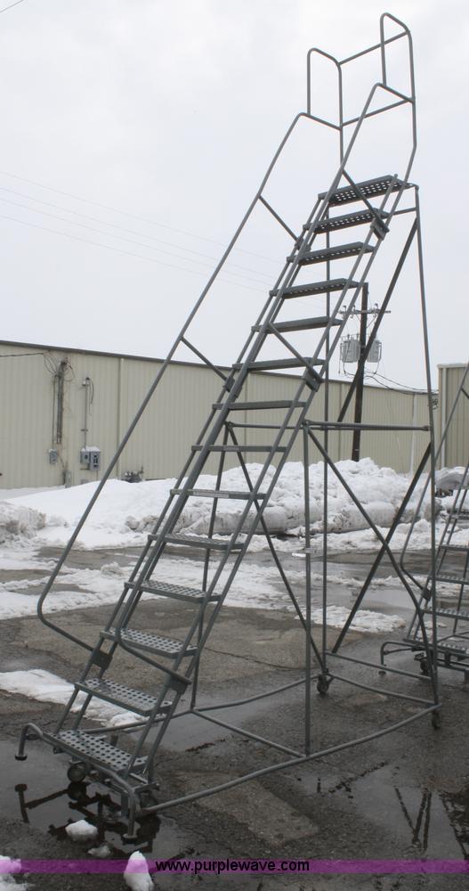 image for item V9550 Portable walkway ladder