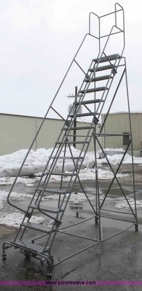 image for item V9551 Portable walkway ladder