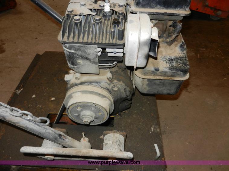 image for item X9662 Vibratory plate compactor