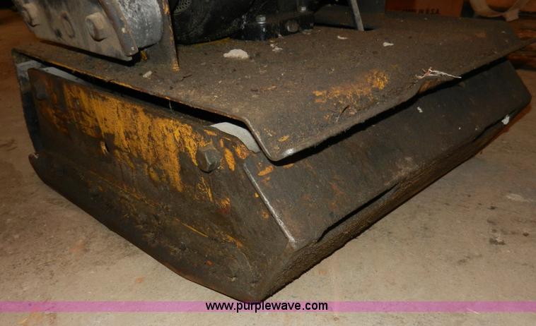 image for item X9662 Vibratory plate compactor