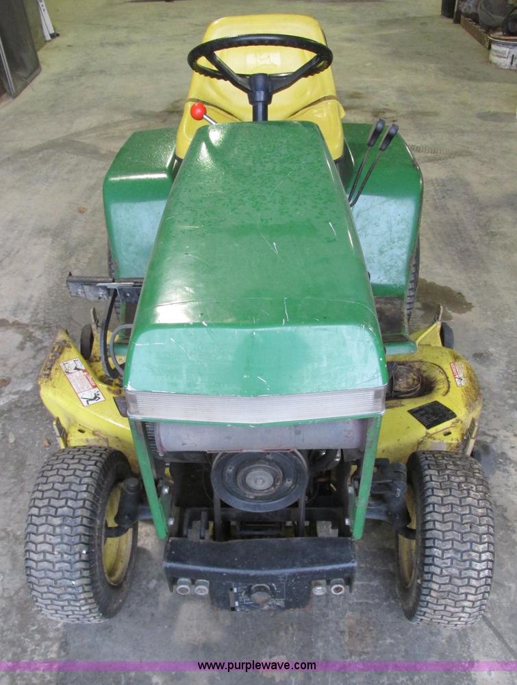 image for item X9776 John Deere 318 lawn mower