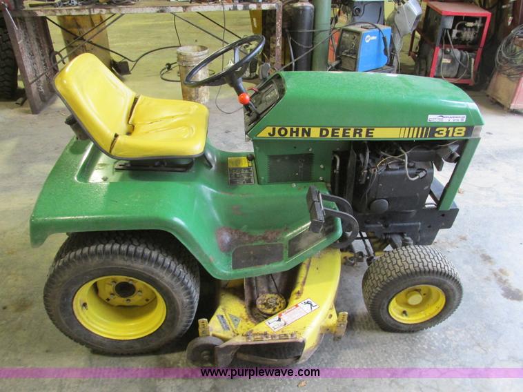 image for item X9776 John Deere 318 lawn mower