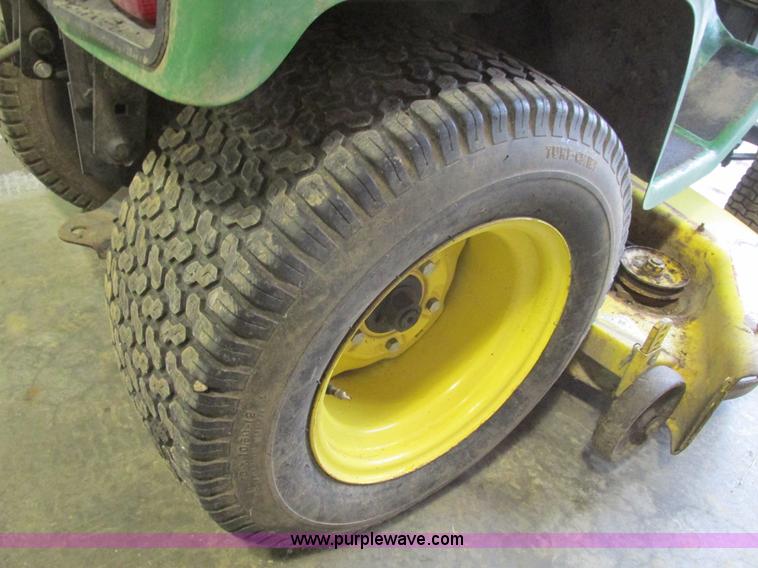 image for item X9776 John Deere 318 lawn mower