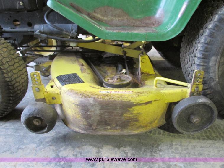 image for item X9776 John Deere 318 lawn mower