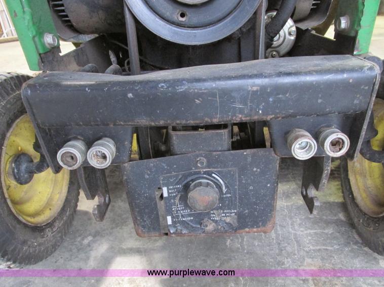 image for item X9776 John Deere 318 lawn mower