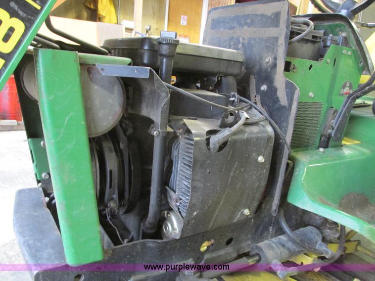 image for item X9776 John Deere 318 lawn mower