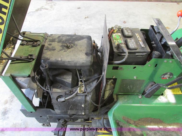 image for item X9776 John Deere 318 lawn mower