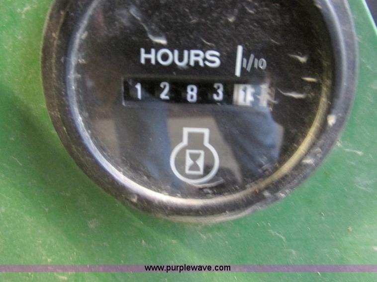 image for item X9776 John Deere 318 lawn mower