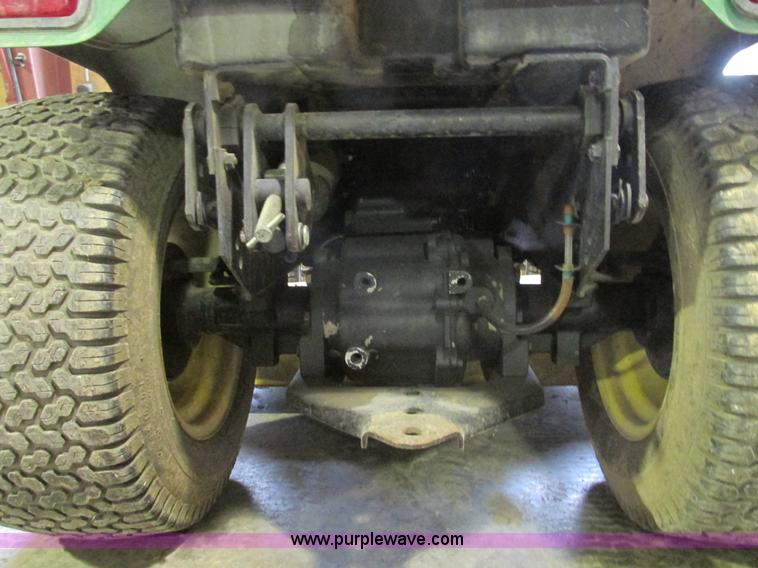 image for item X9776 John Deere 318 lawn mower