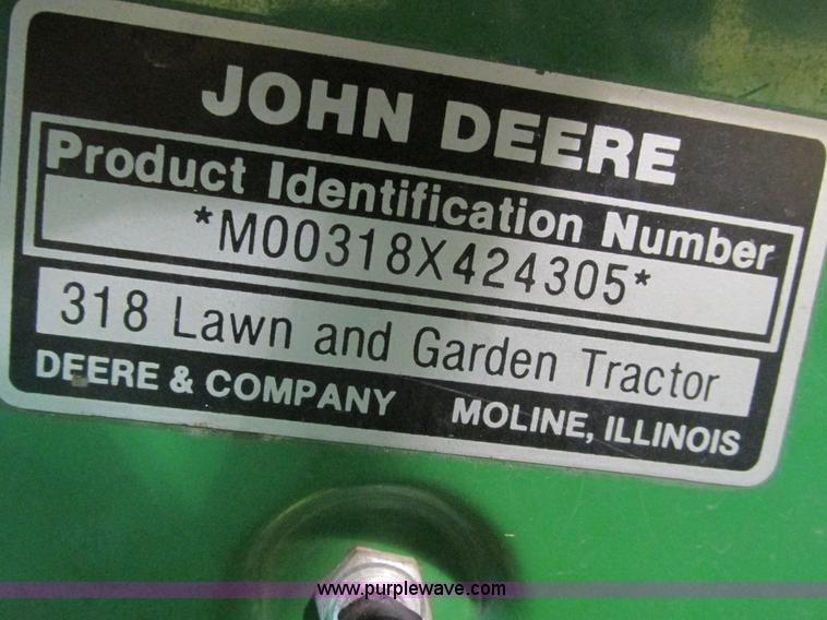 image for item X9776 John Deere 318 lawn mower