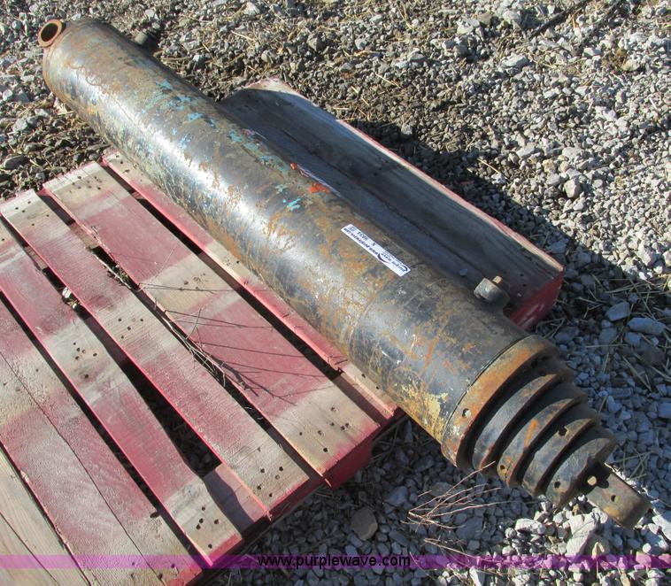 image for item X9834 Four stage hydraulic cylinder