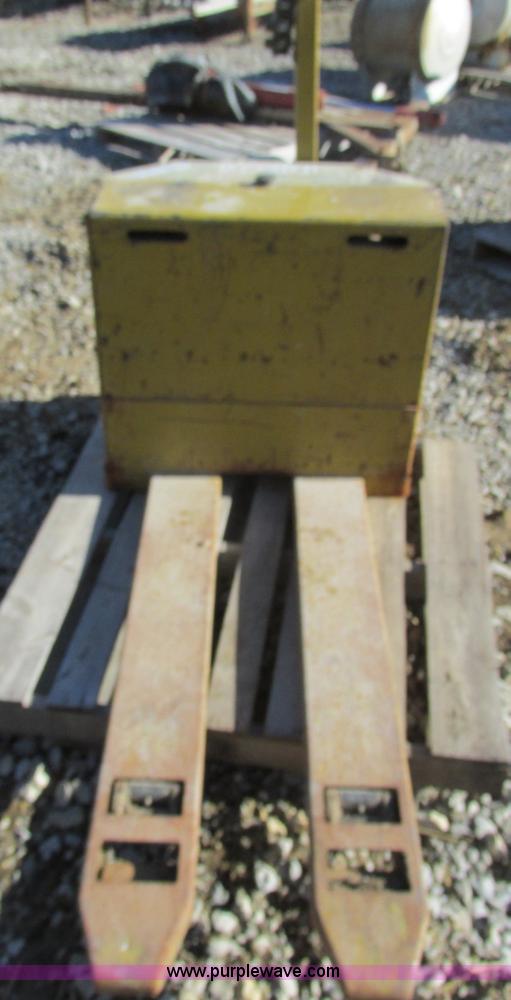 image for item X9839 Yale electric walk-behind pallet jack