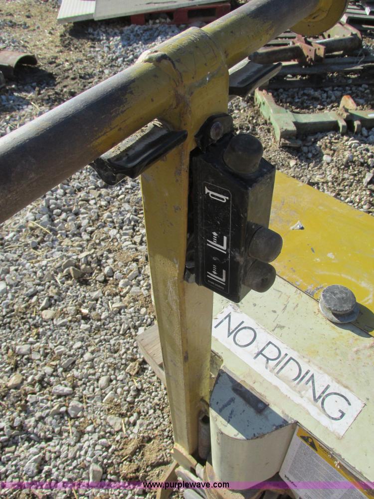 image for item X9839 Yale electric walk-behind pallet jack