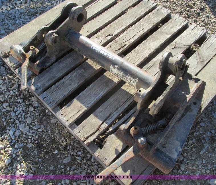 image for item X9842 Lower base for fifth wheel hitch