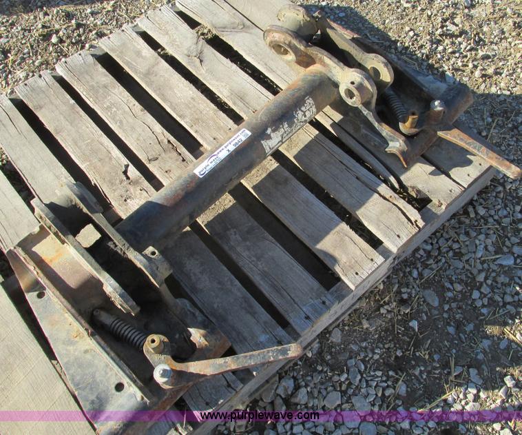 image for item X9842 Lower base for fifth wheel hitch