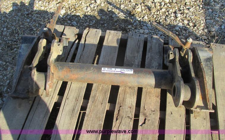 image for item X9842 Lower base for fifth wheel hitch