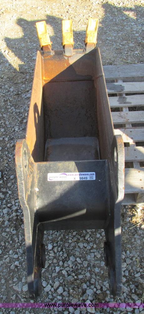 image for item X9849 12"W bucket for Caterpillar 416 excavator