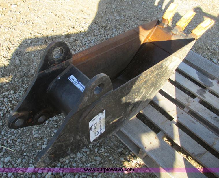 image for item X9849 12"W bucket for Caterpillar 416 excavator