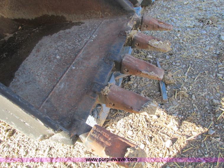 image for item X9851 24"W bucket for Caterpillar 416 excavator