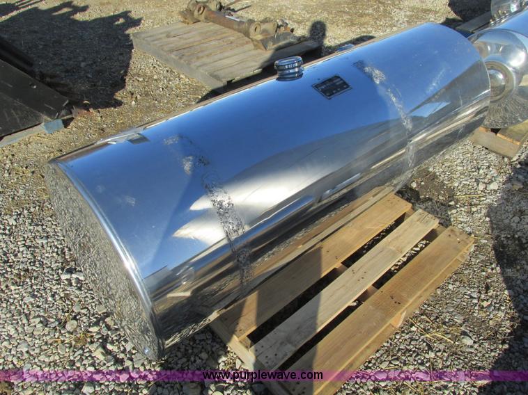 image for item X9852 Mack 145 gallon aluminum fuel tank