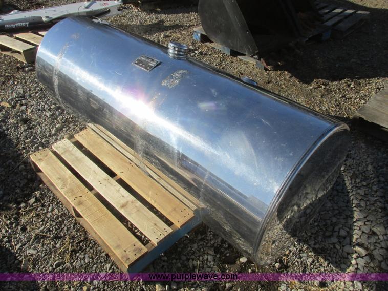 image for item X9852 Mack 145 gallon aluminum fuel tank