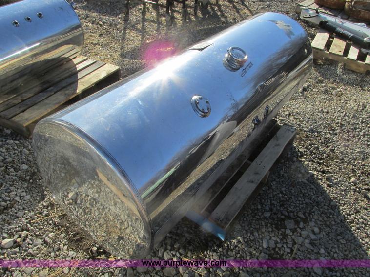 image for item X9852 Mack 145 gallon aluminum fuel tank