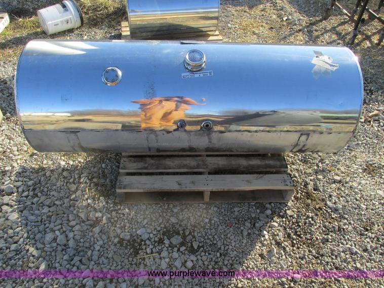 image for item X9852 Mack 145 gallon aluminum fuel tank