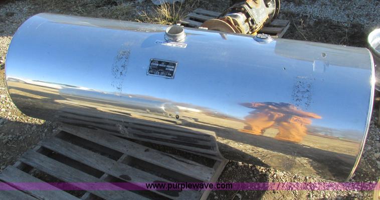 image for item X9855 Mack 145 gallon aluminum fuel tank