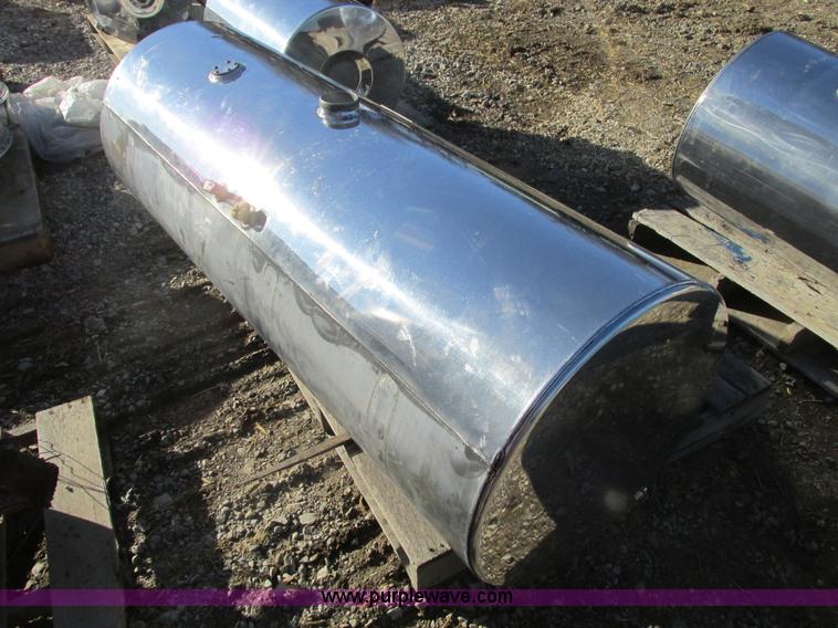 image for item X9855 Mack 145 gallon aluminum fuel tank