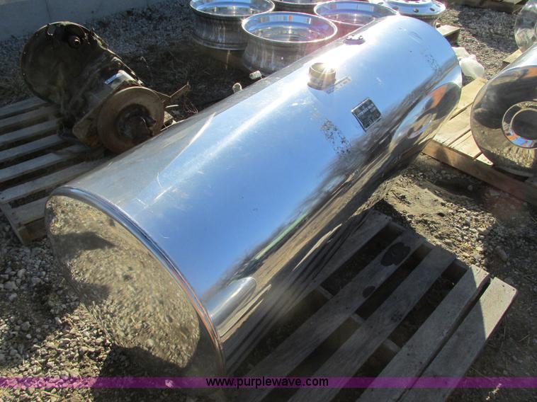 image for item X9855 Mack 145 gallon aluminum fuel tank