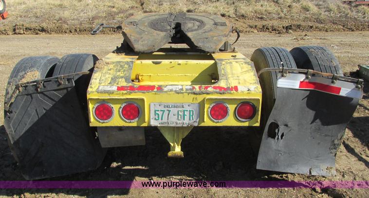 image for item X9866 2007 Hyundia converter dolly