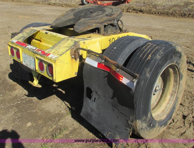 image for item X9866 2007 Hyundia converter dolly