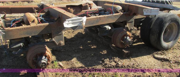 image for item X9870 Triple axle frame cut-off semi trailer