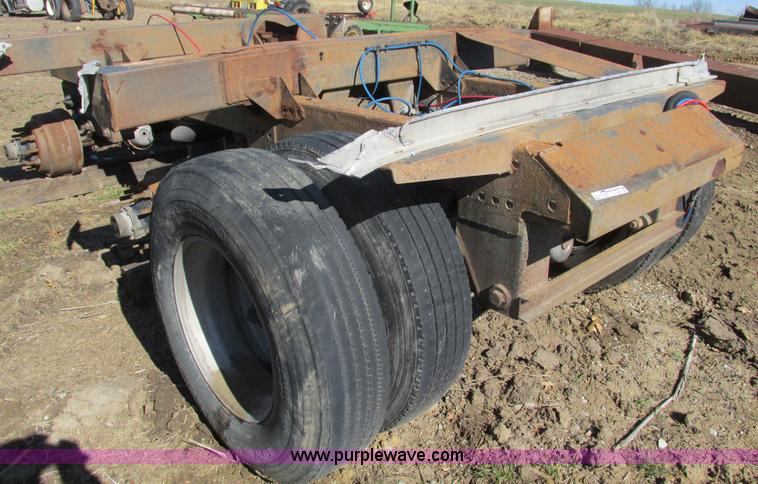 image for item X9870 Triple axle frame cut-off semi trailer