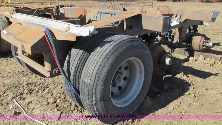 image for item X9870 Triple axle frame cut-off semi trailer