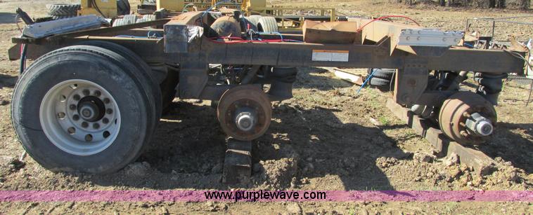 image for item X9870 Triple axle frame cut-off semi trailer