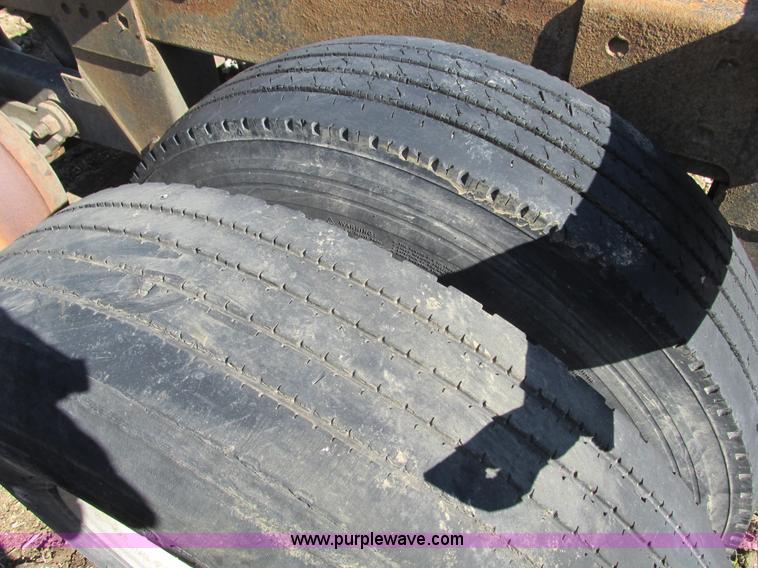 image for item X9870 Triple axle frame cut-off semi trailer