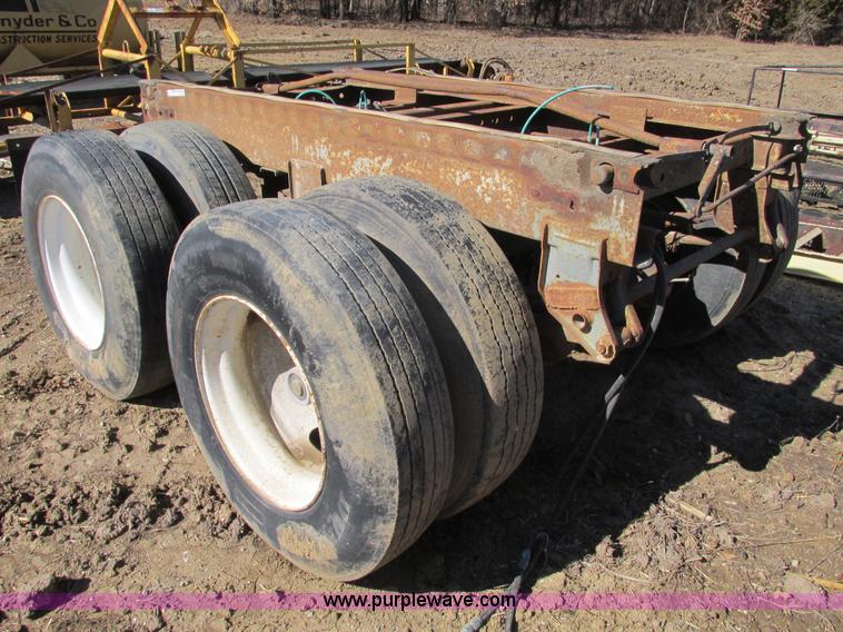 image for item X9874 Double axle frame cut-off semi trailer