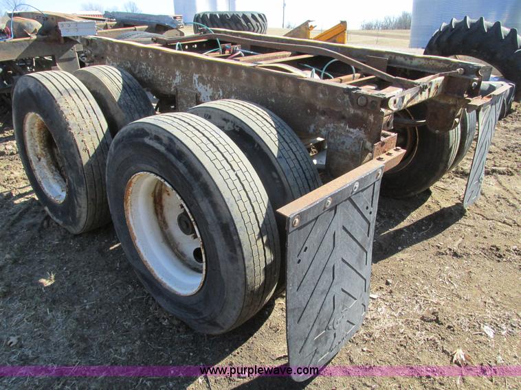 image for item X9874 Double axle frame cut-off semi trailer