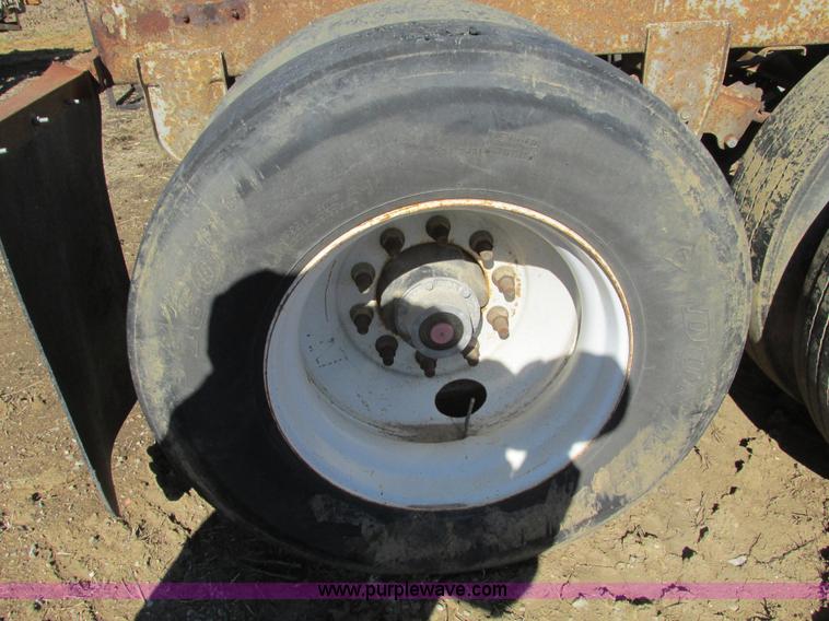 image for item X9874 Double axle frame cut-off semi trailer