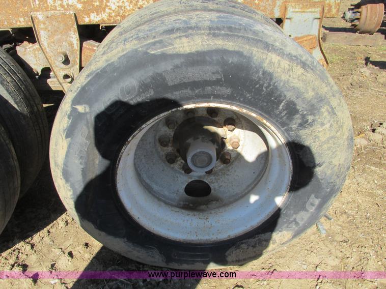 image for item X9874 Double axle frame cut-off semi trailer