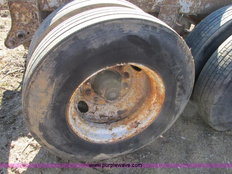 image for item X9874 Double axle frame cut-off semi trailer