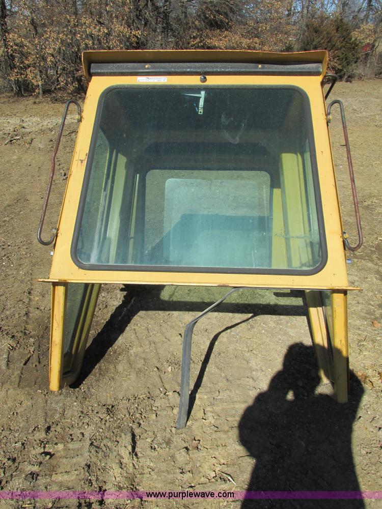 image for item X9885 Cab removed from Caterpillar 963A loader