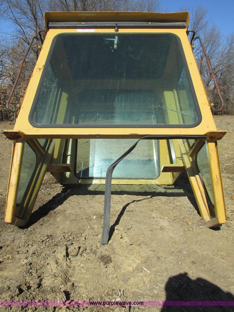 image for item X9885 Cab removed from Caterpillar 963A loader