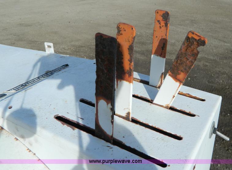 image for item Y9054 Finn MSD-24 straw/mulch spreader