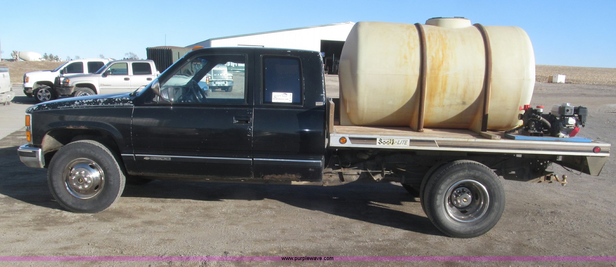 1989 Chevrolet 3500 Ext. Cab flatbed truck | Item B5399 | 3-...