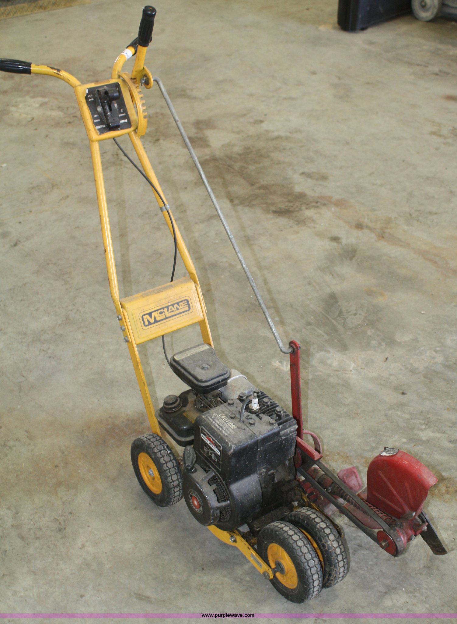 McLane edger in Paola, KS Item P9977 sold Purple Wave