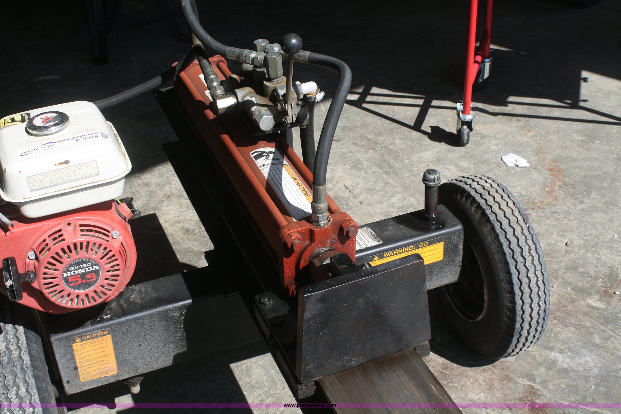Northern log splitter in Paola, KS Item P9979 sold Purple Wave